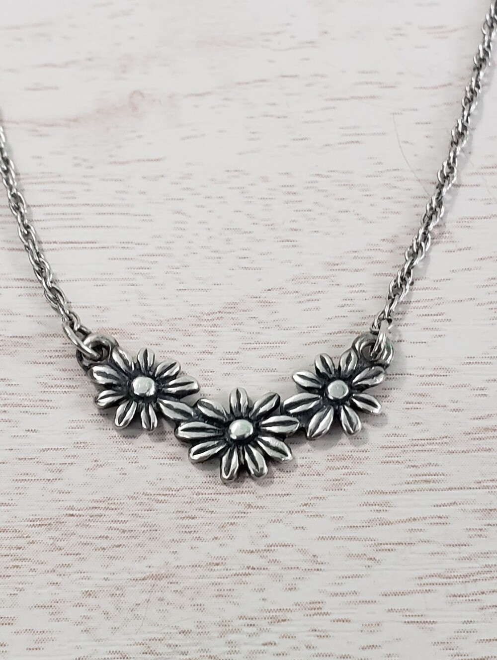 James Avery Retired Margarita Daisies Necklace Sterling Silver